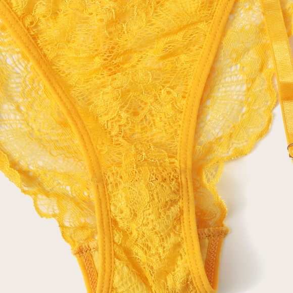 Yellow Floral Lace 3 pc Garter Underwire Lingerie Set - Picture 3 of 5